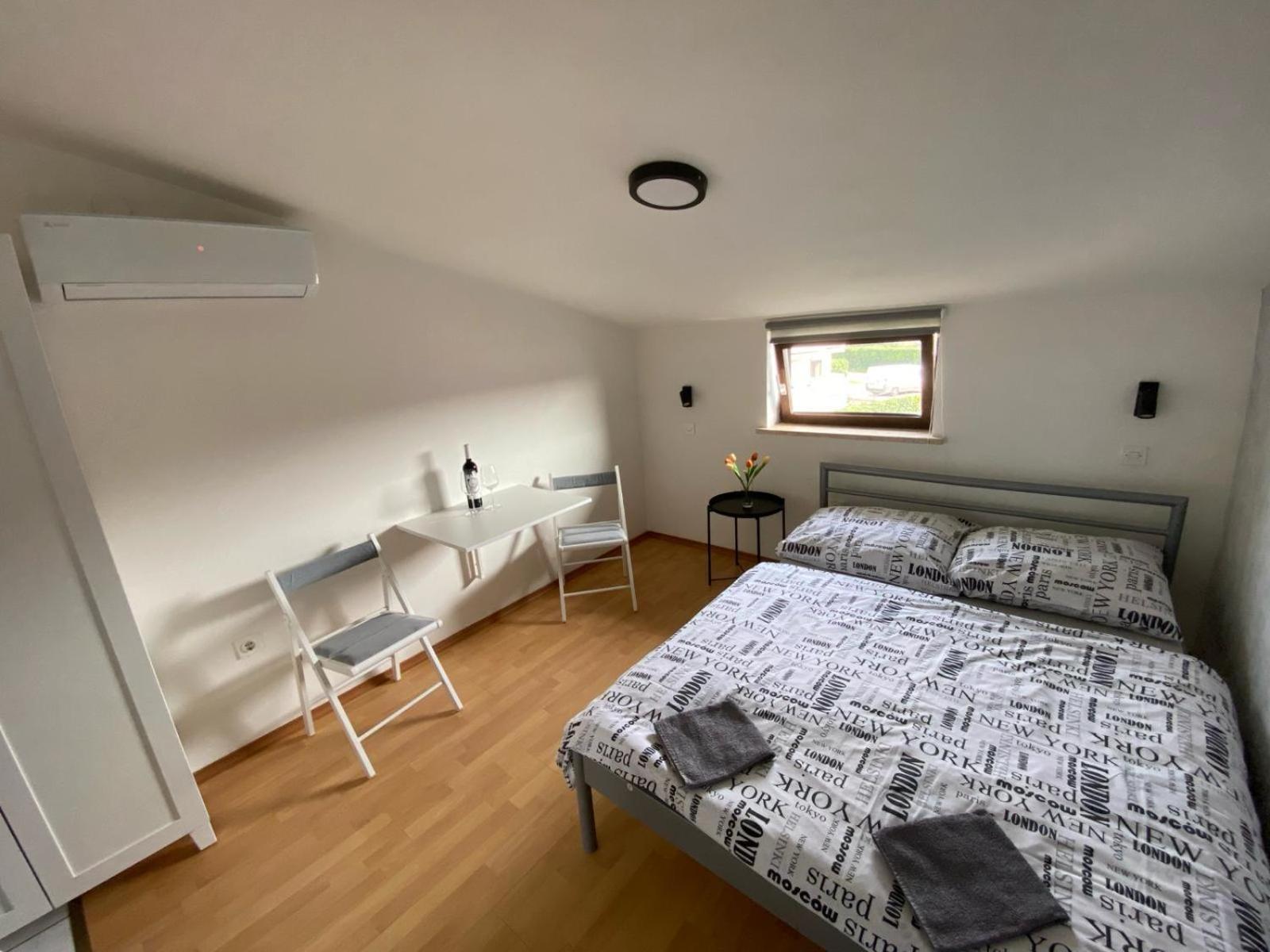 Apartments&Zimmer Jasmine Funtana Kültér fotó